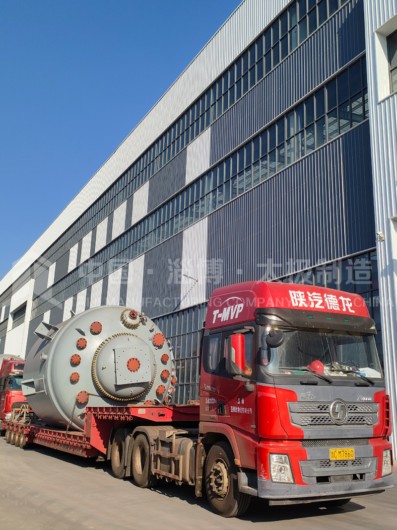 震撼！批量太極 6 萬(wàn)升搪玻璃反應(yīng)釜今日發(fā)貨