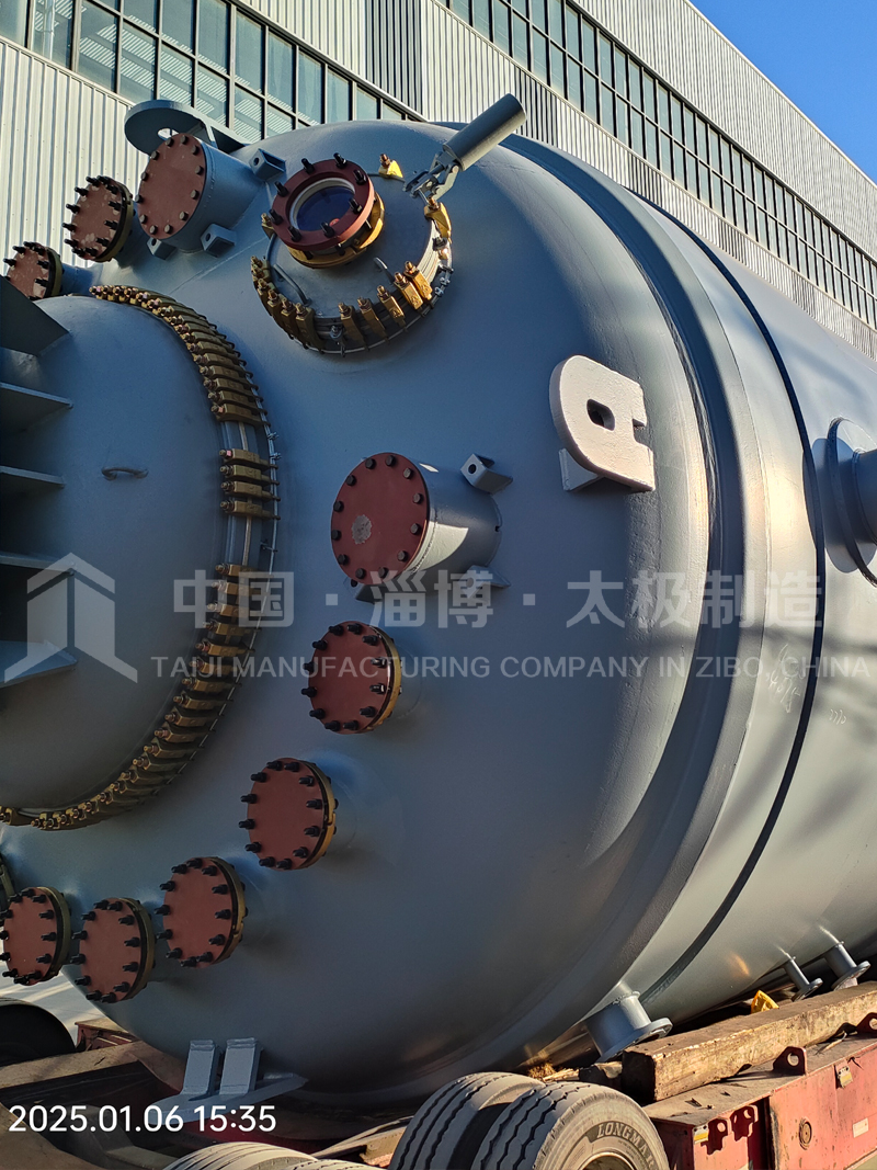 8 萬(wàn)升閉式反應(yīng)釜發(fā)車！太極制造刷新大型設(shè)備交付紀(jì)錄